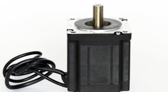 有步進伺服電機嗎，步進電機與伺服電機的區(qū)別和應(yīng)用