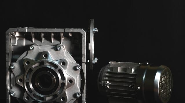 ydk鼓風(fēng)機電機是什么ydk鼓風(fēng)機電機工作原理解析